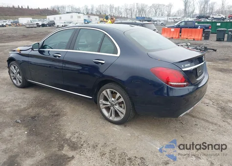 2019 Mercedes-Benz C 300 4Matic z USA, uszkodzony, nr VIN 55SWF8EB0KU291636